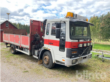 Camion plateau VOLVO FL