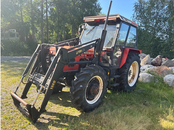 Tracteur agricole ZETOR