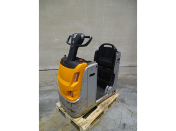 Chariot tracteur STILL