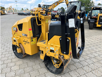 Rouleau compresseur Cat CB1.7: photos 3