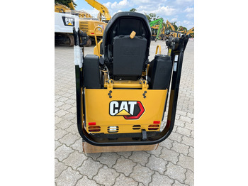 Rouleau compresseur Cat CB1.7: photos 4