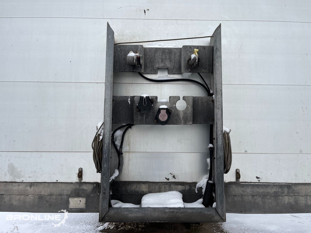 2007 HUMBAUR HSA 351324 curtain side semi-trailer - Semi-remorque rideaux coulissants: photos 4 2007 HUMBAUR HSA 351324 curtain side semi-trailer - Semi-remorque rideaux coulissants: photos 4