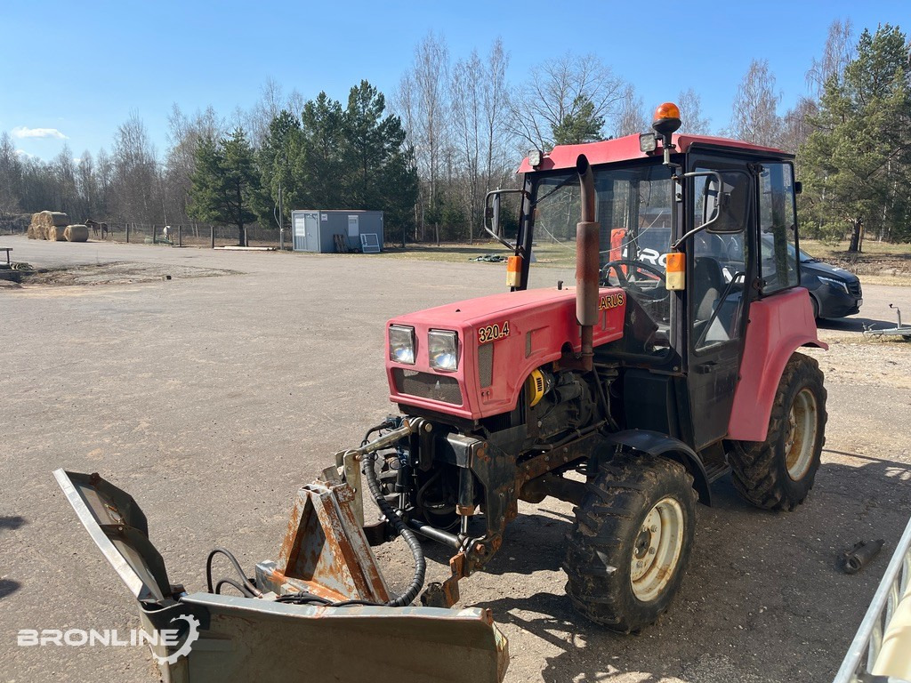 2016 Belarus 320.4 Tractor + Snow plow - Tracteur agricole: photos 3 2016 Belarus 320.4 Tractor + Snow plow - Tracteur agricole: photos 3
