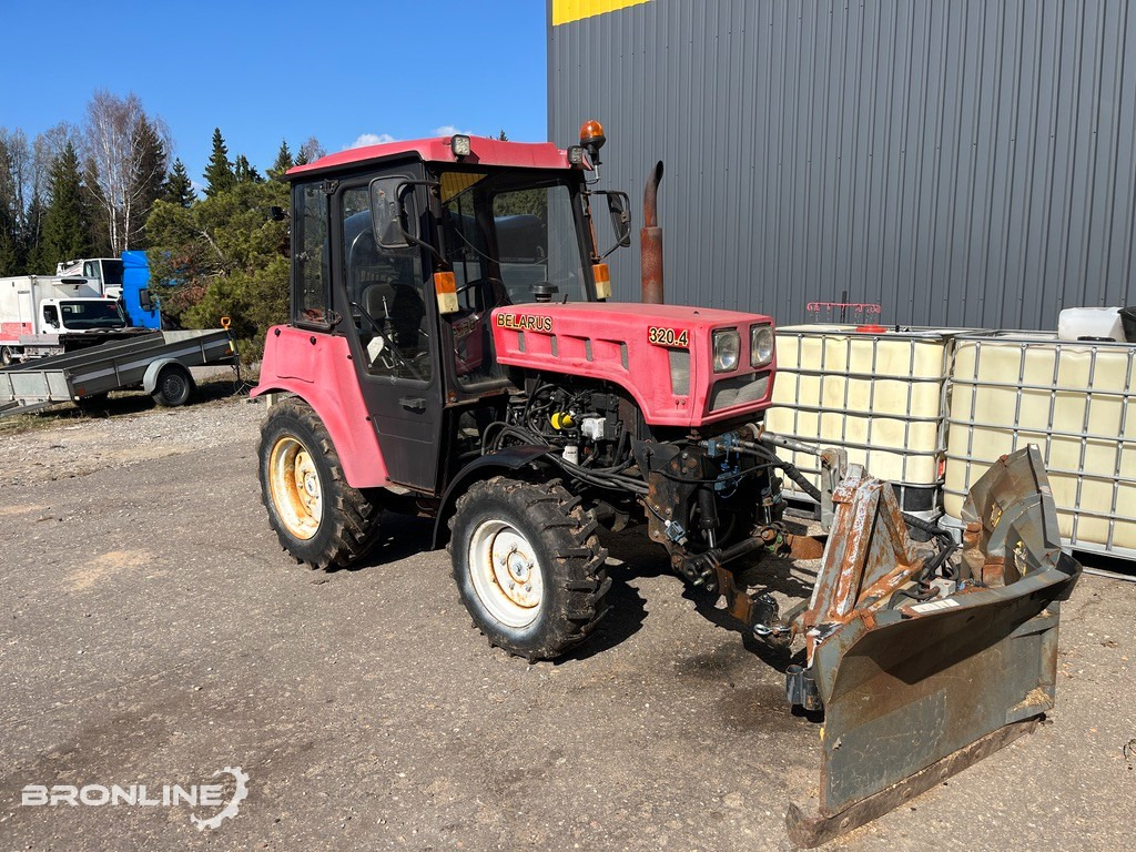 2016 Belarus 320.4 Tractor + Snow plow - Tracteur agricole: photos 2 2016 Belarus 320.4 Tractor + Snow plow - Tracteur agricole: photos 2