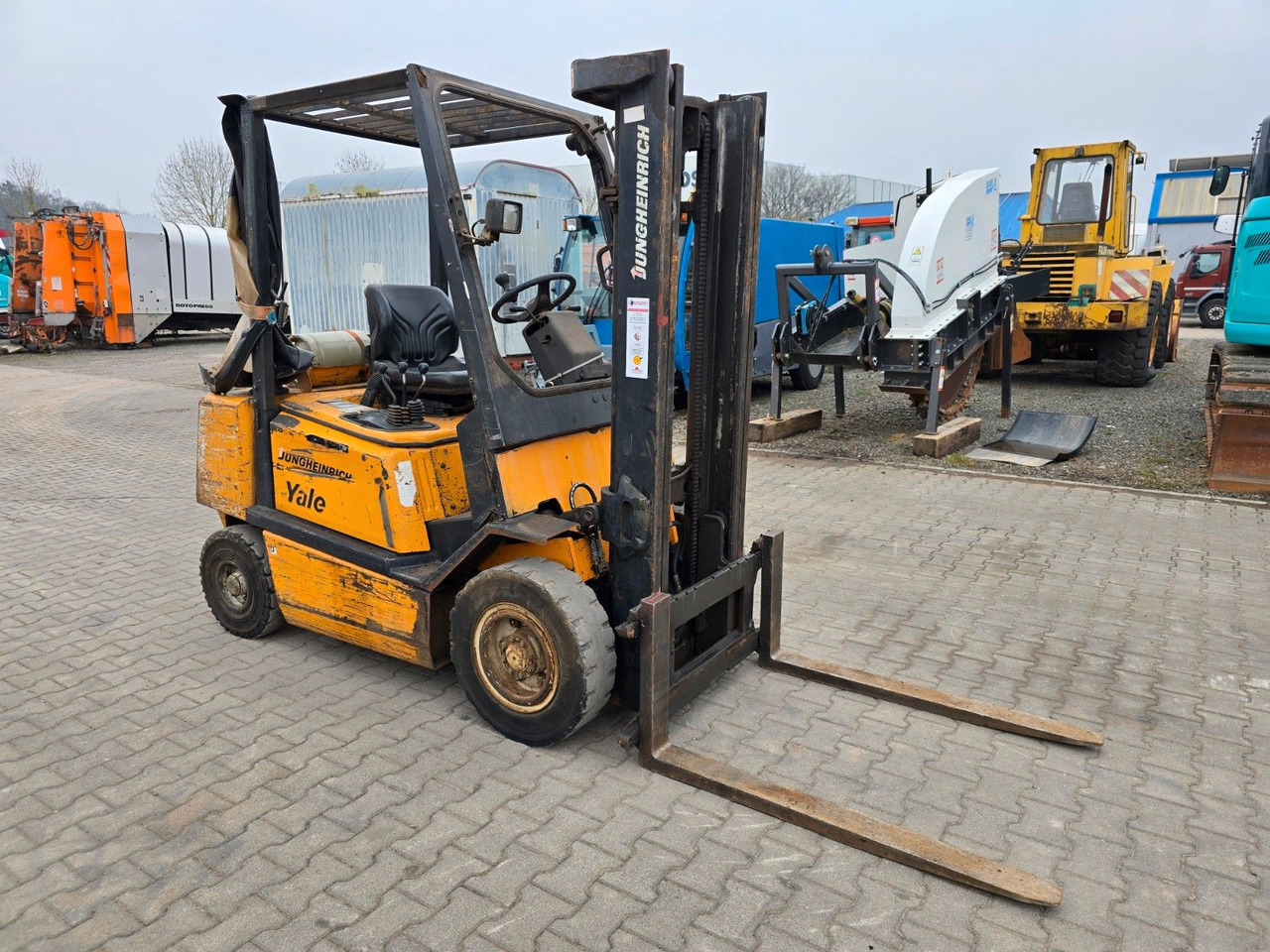Yale Jungheinrich TFG 25 Gas Stapler Frontstapler - Chariot élévateur diesel: photos 2 Yale Jungheinrich TFG 25 Gas Stapler Frontstapler - Chariot élévateur diesel: photos 2