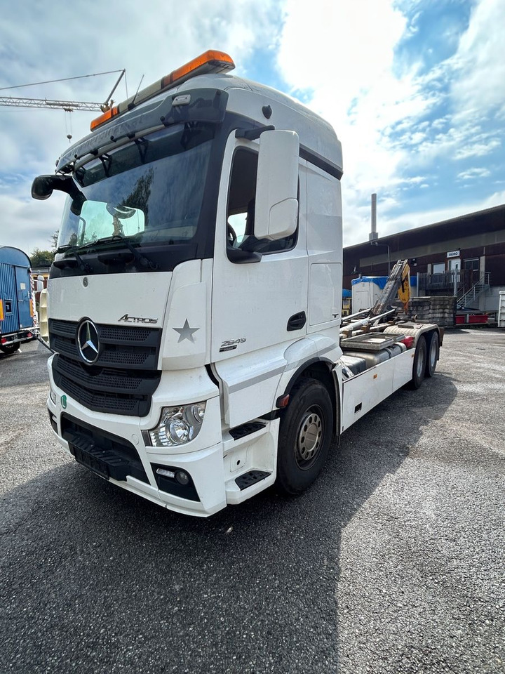 Mercedes-Benz Actros 2646 6x2 BL - Camion ampliroll: photos 1 Mercedes-Benz Actros 2646 6x2 BL - Camion ampliroll: photos 1