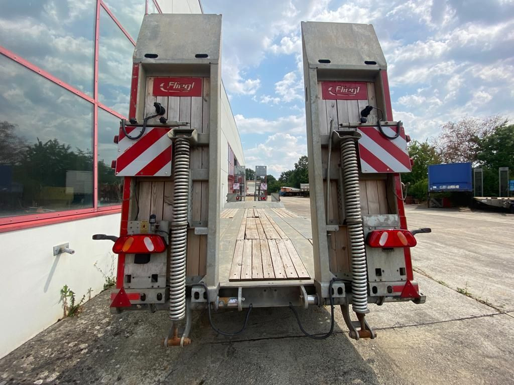 Fliegl DTS 300 3 Achs Tiefladeranhänger - Remorque porte-engin surbaissée: photos 5 Fliegl DTS 300 3 Achs Tiefladeranhänger - Remorque porte-engin surbaissée: photos 5