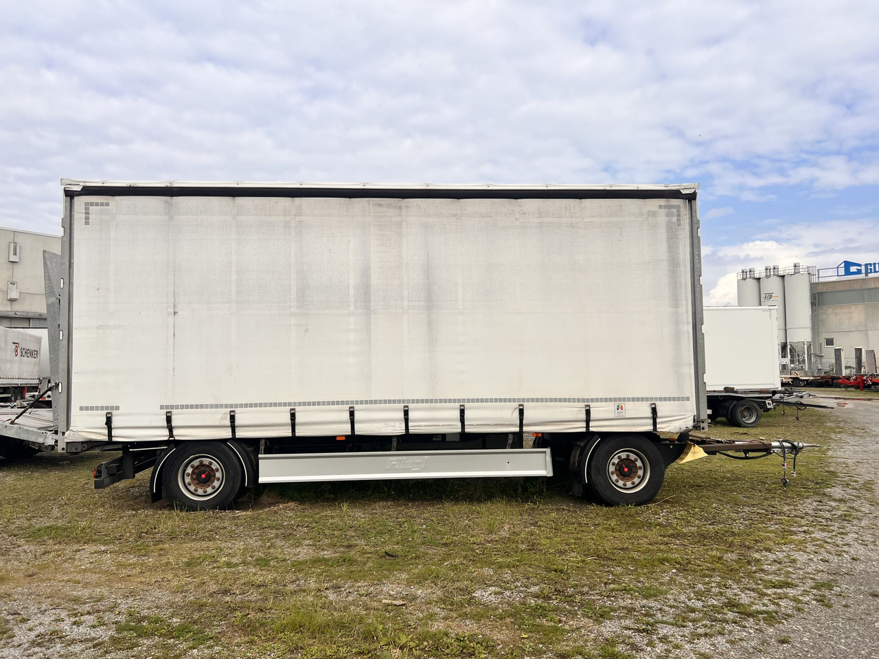 Fliegl ZPS180  2 Achs Jumbo- Planen, Mega, durchladbar - Remorque rideaux coulissants: photos 1 Fliegl ZPS180  2 Achs Jumbo- Planen, Mega, durchladbar - Remorque rideaux coulissants: photos 1