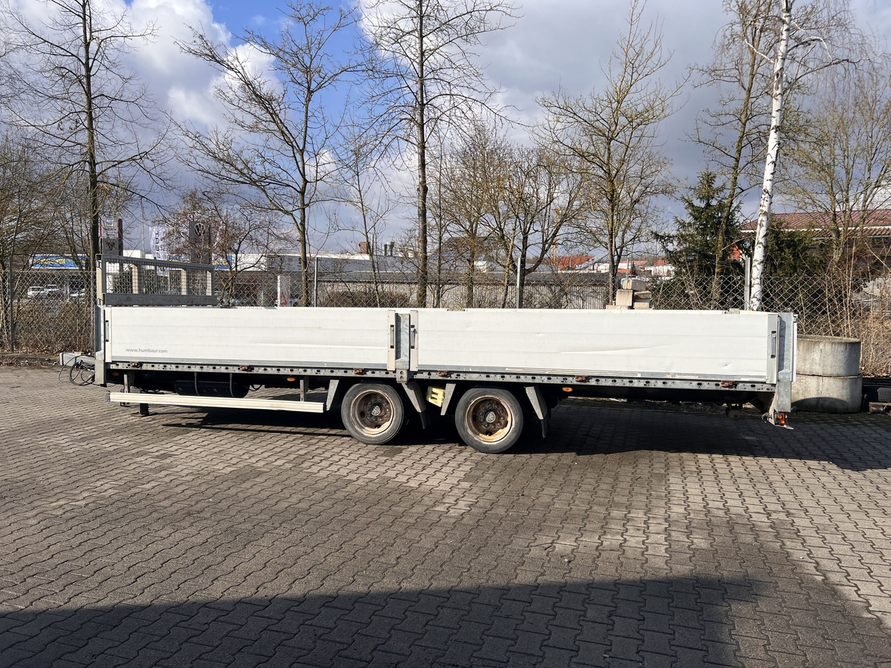 Humbaur HBTZ 137224 14,4 t Tandem- Pritschenanhänger- Tieflader - Remorque porte-engin surbaissée: photos 4 Humbaur HBTZ 137224 14,4 t Tandem- Pritschenanhänger- Tieflader - Remorque porte-engin surbaissée: photos 4
