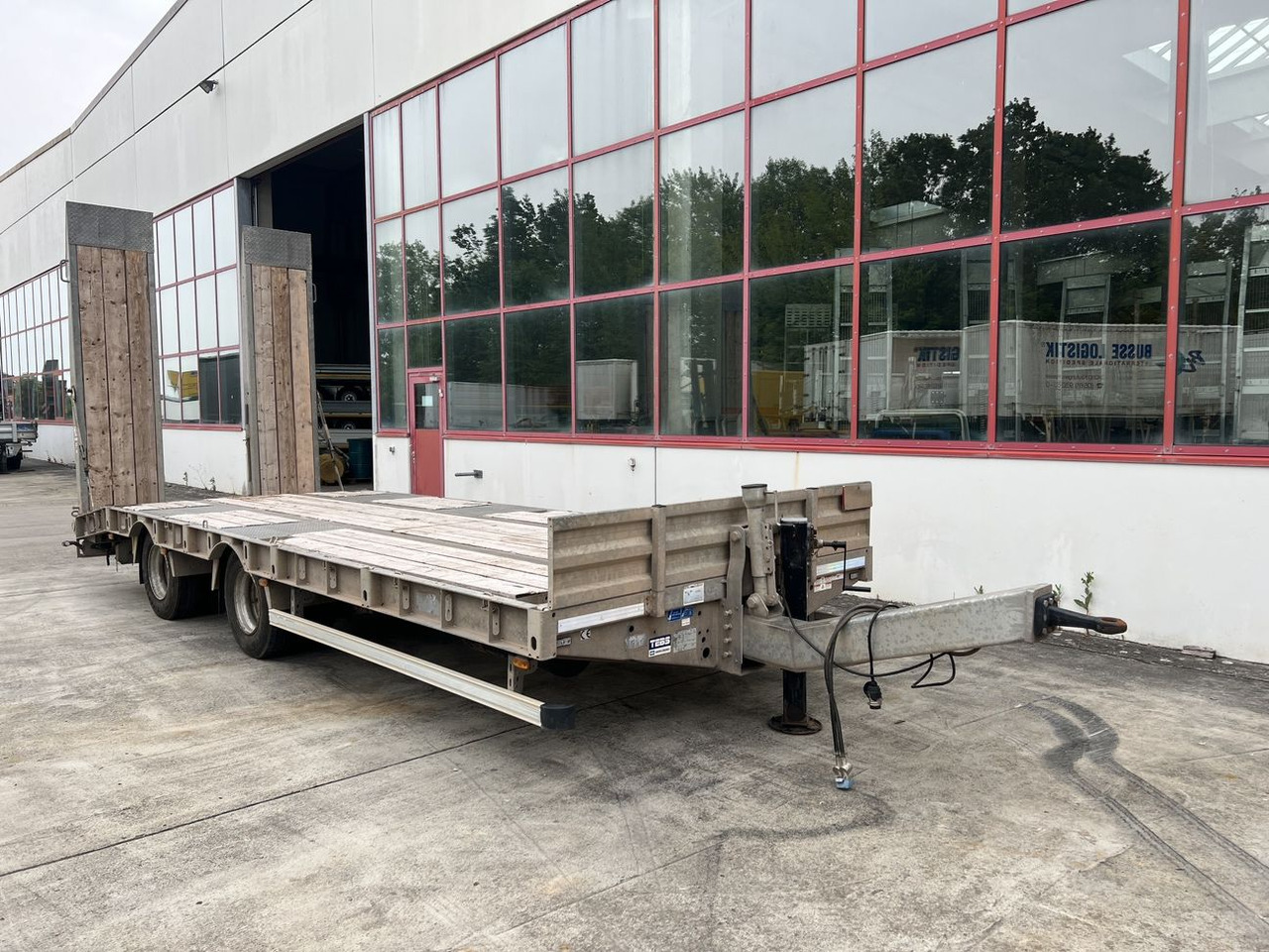 Humbaur HBTZ 21 t Tandemtieflader - Remorque porte-engin surbaissée: photos 2 Humbaur HBTZ 21 t Tandemtieflader - Remorque porte-engin surbaissée: photos 2