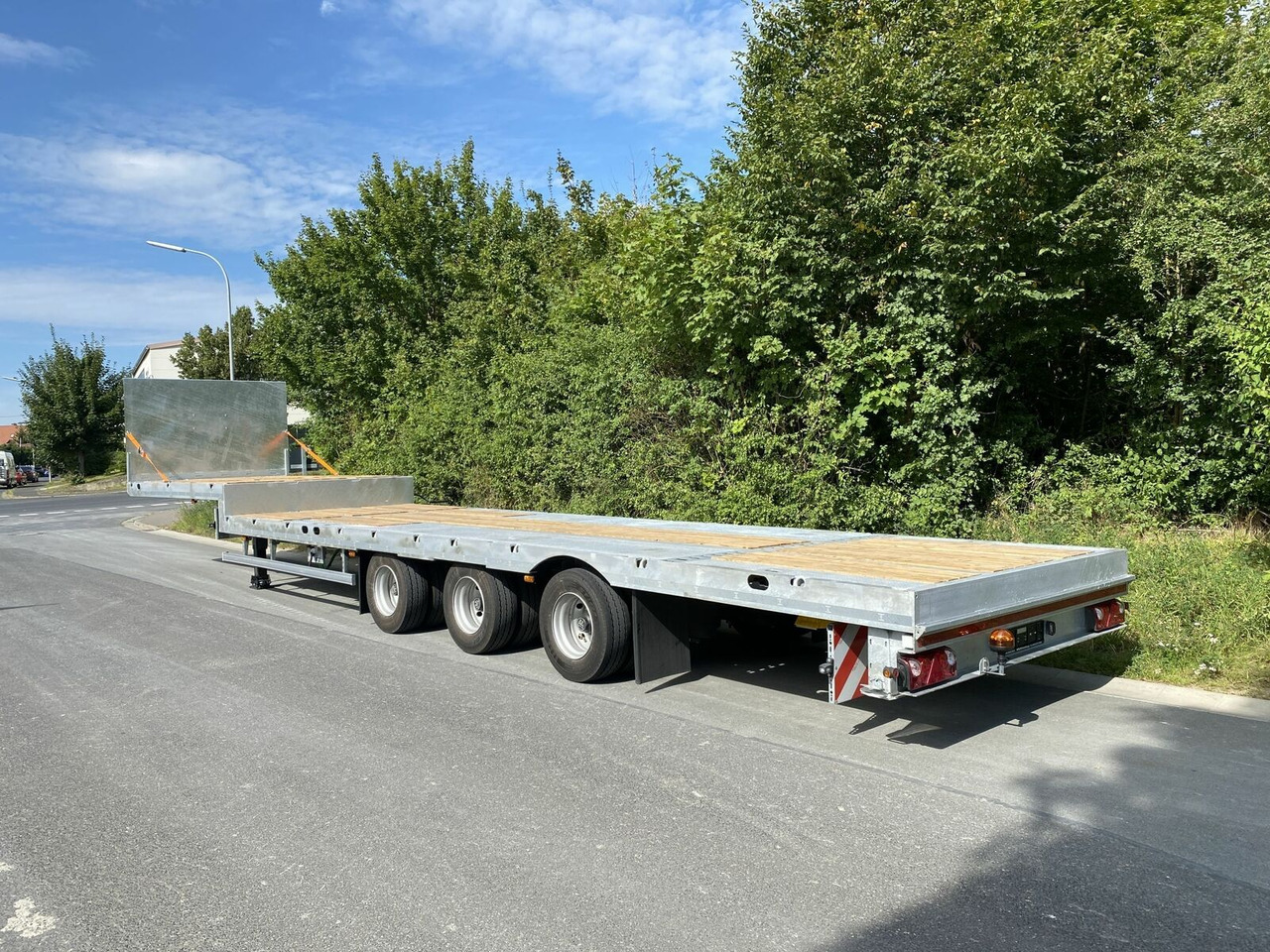 Möslein 3 Achs Satteltieflader Plato 45 t GGfür Fertigt - Semi-remorque surbaissé: photos 2 Möslein 3 Achs Satteltieflader Plato 45 t GGfür Fertigt - Semi-remorque surbaissé: photos 2
