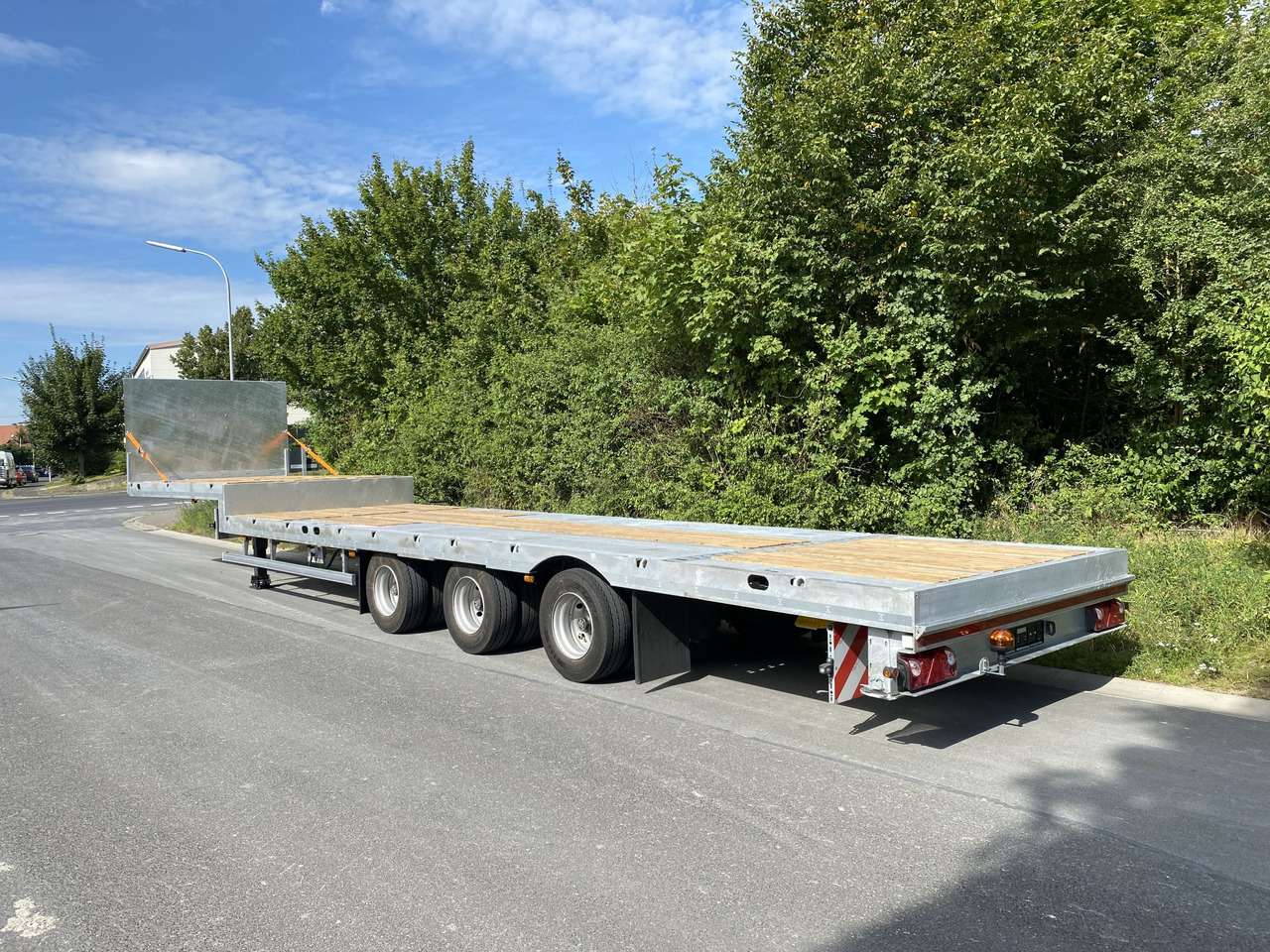 Möslein ST 3-Plato 9,4 3 Achs Satteltieflader Plato 45 t GGfür Fertigteile, Baumaschinen oder Container - Semi-remorque plateau: photos 2 Möslein ST 3-Plato 9,4 3 Achs Satteltieflader Plato 45 t GGfür Fertigteile, Baumaschinen oder Container - Semi-remorque plateau: photos 2