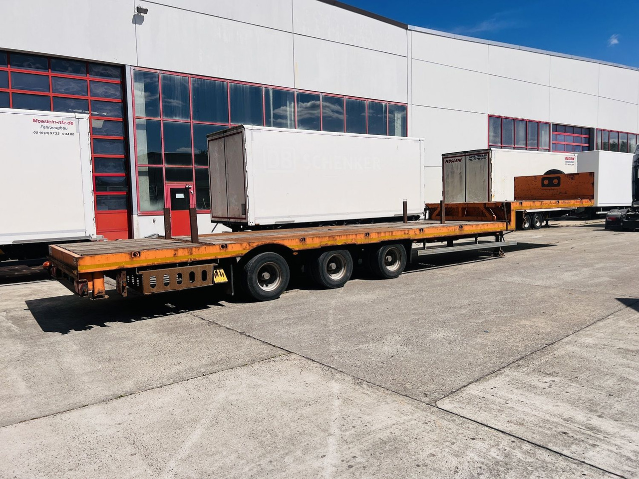Möslein STO 3 Schwebheim 3 Achs Satteltieflader Plato 45 t GGfür Fertigteile, Baumaschinen oder Container - Semi-remorque surbaissé: photos 2 Möslein STO 3 Schwebheim 3 Achs Satteltieflader Plato 45 t GGfür Fertigteile, Baumaschinen oder Container - Semi-remorque surbaissé: photos 2