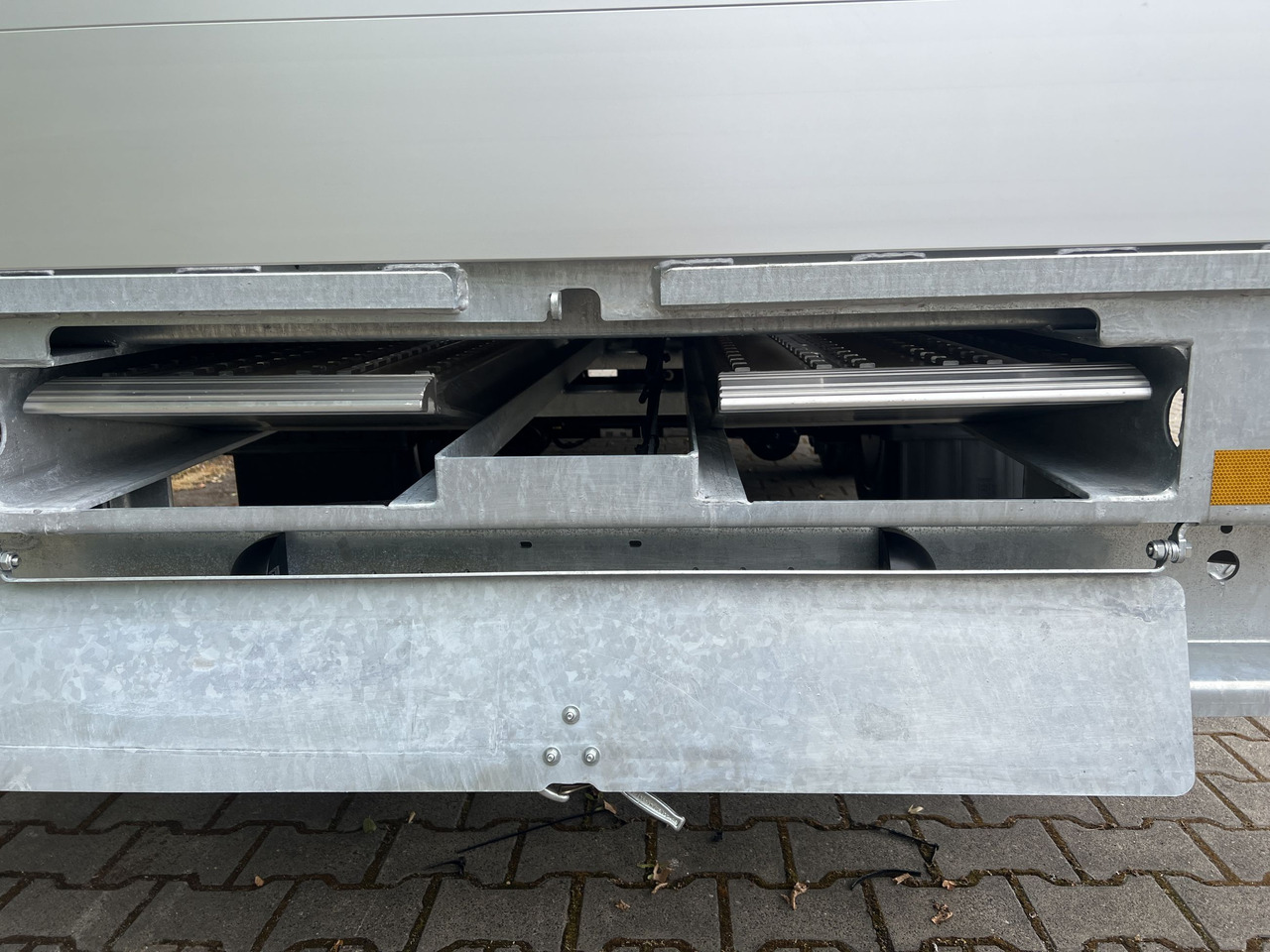 Remorque plateau neuf Möslein THT 14,4 G 6,2 L 14,4 t Tandem- Pritschenanhänger- Tieflader: photos 10 Remorque plateau neuf Möslein THT 14,4 G 6,2 L 14,4 t Tandem- Pritschenanhänger- Tieflader: photos 10