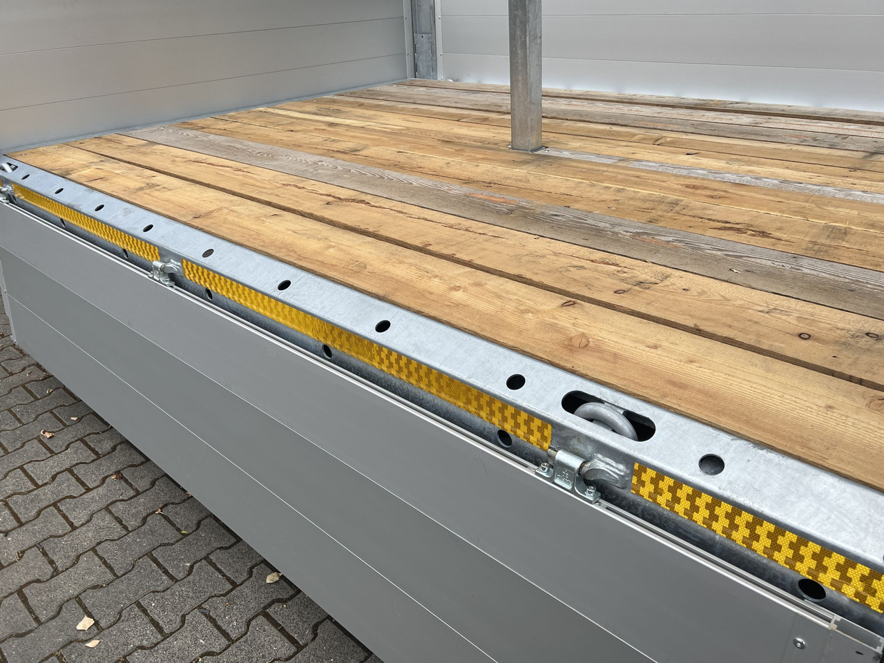 Remorque plateau neuf Möslein THT 14,4 G 6,2 L 14,4 t Tandem- Pritschenanhänger- Tieflader: photos 8 Remorque plateau neuf Möslein THT 14,4 G 6,2 L 14,4 t Tandem- Pritschenanhänger- Tieflader: photos 8