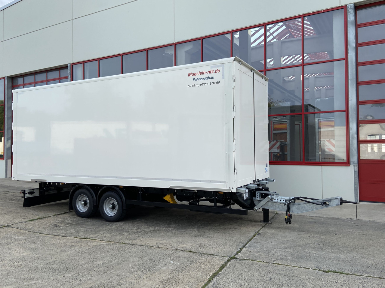 Möslein TKO 105 D 7m weiß Tandem- Koffer, Durchladbar, -- Neufahrzeug -- - Remorque fourgon: photos 2 Möslein TKO 105 D 7m weiß Tandem- Koffer, Durchladbar, -- Neufahrzeug -- - Remorque fourgon: photos 2