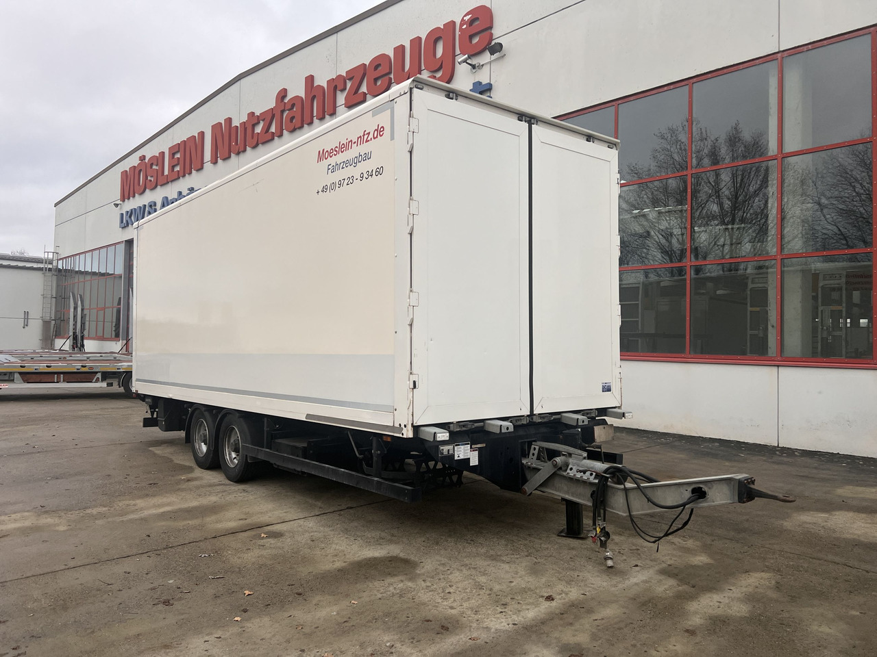 Möslein TKO 105 DL Schwebheim Tandem Koffer mit Ladebordwand 1,5 t + Durchladbar - Remorque fourgon: photos 3 Möslein TKO 105 DL Schwebheim Tandem Koffer mit Ladebordwand 1,5 t + Durchladbar - Remorque fourgon: photos 3
