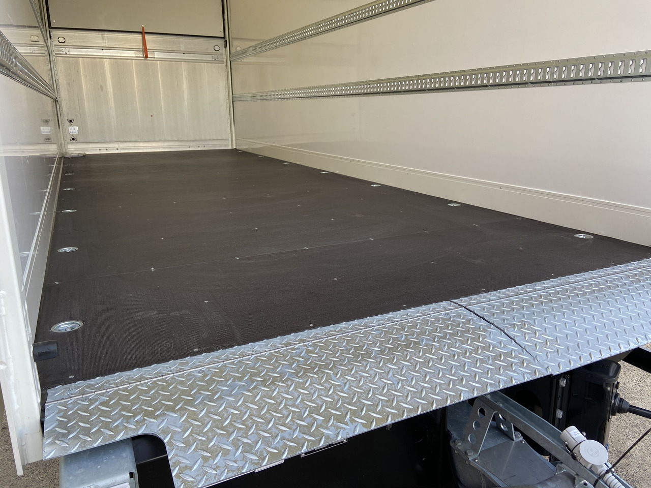 Remorque fourgon neuf Möslein TKO105 D-L 6 m  NEUER Tandem Koffer, Ladebordwand+ Durchladbar: photos 6