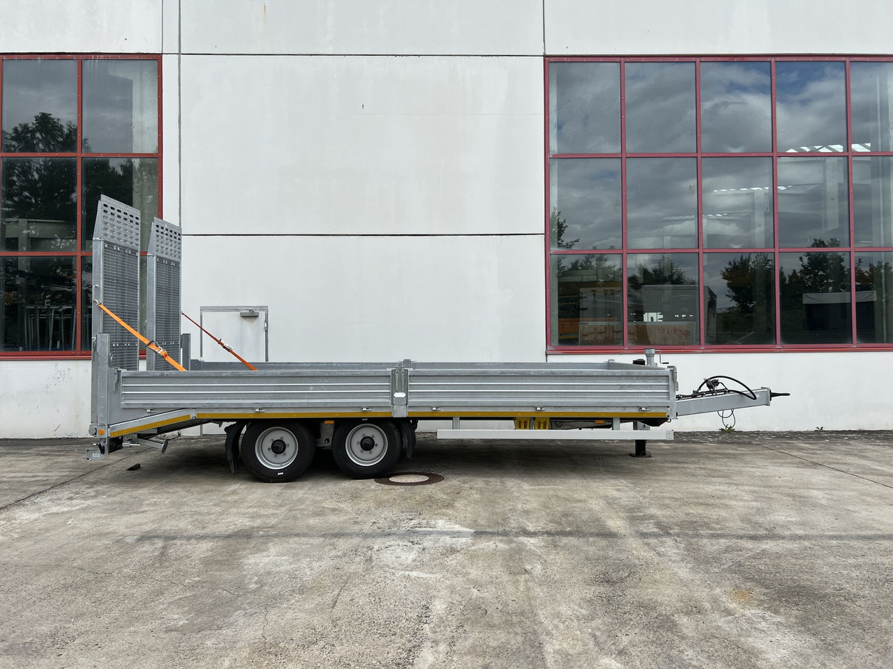 Möslein TT11 BR Neuer Tandemtieflader, breit Rampen - Remorque porte-engin surbaissée: photos 1 Möslein TT11 BR Neuer Tandemtieflader, breit Rampen - Remorque porte-engin surbaissée: photos 1