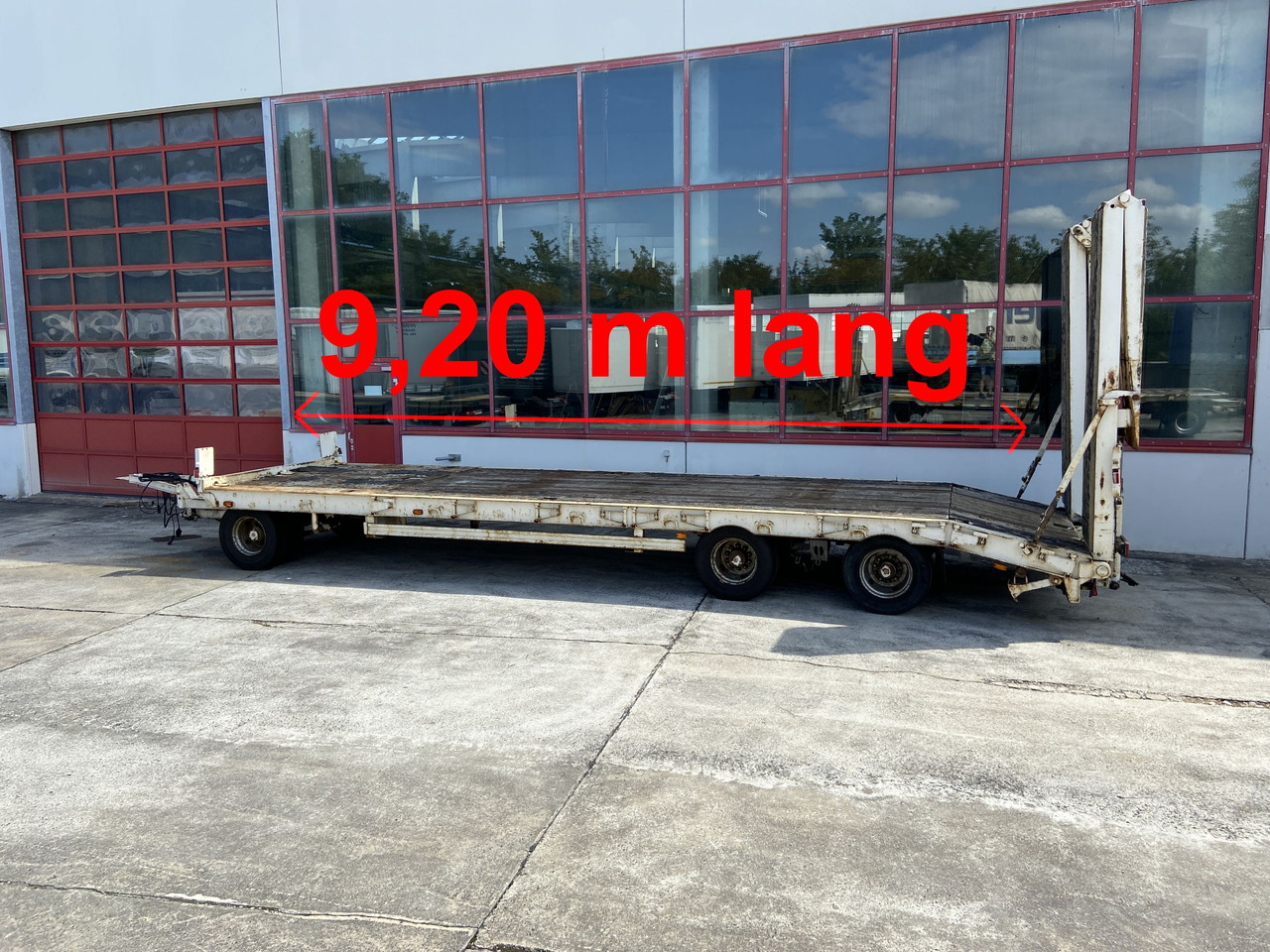 Müller Mitteltal PT 30 3 Achs Tieflader 9,20 m Ladefläche - Remorque porte-engin surbaissée: photos 1 Müller Mitteltal PT 30 3 Achs Tieflader 9,20 m Ladefläche - Remorque porte-engin surbaissée: photos 1