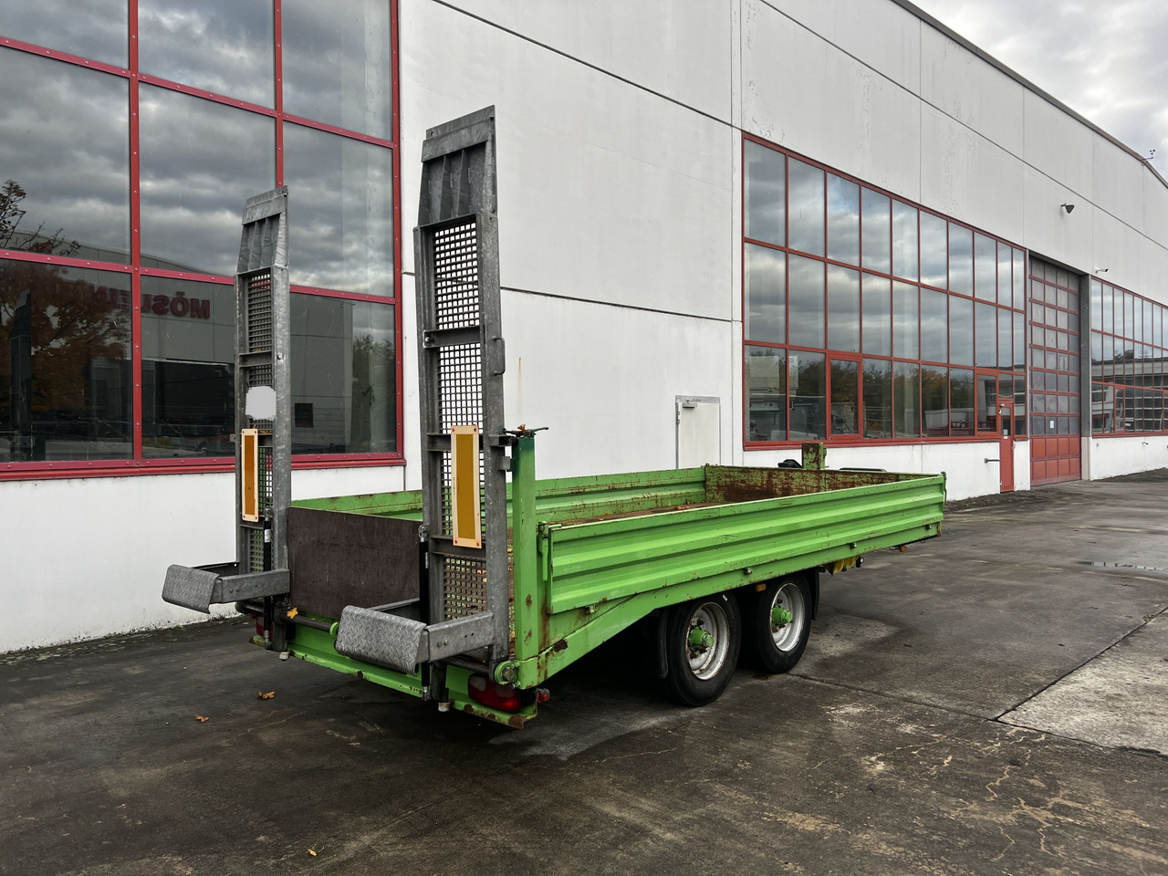 Tt Tandemtieflader - Remorque porte-engin surbaissée: photos 4 Tt Tandemtieflader - Remorque porte-engin surbaissée: photos 4