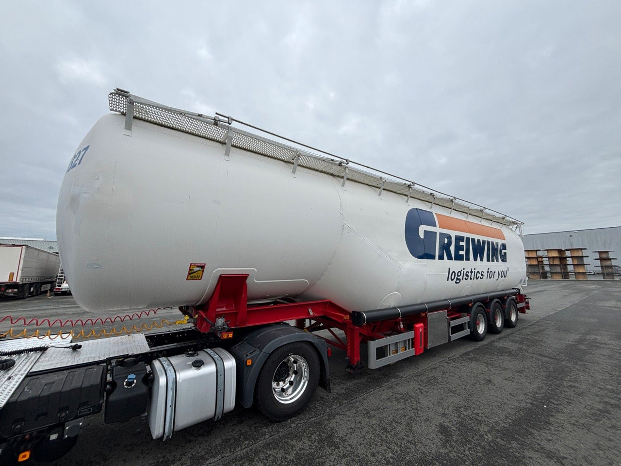 Kässbohrer SSK-90 mit E-Hydraulik - Citerne pulvérulente: photos 3 Kässbohrer SSK-90 mit E-Hydraulik - Citerne pulvérulente: photos 3