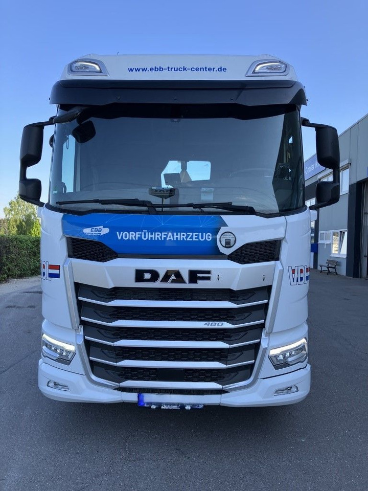 DAF FAN XF 480 mit VDL Abrollkipper DAF FAN XF 480 mit VDL Abrollkipper - Camion ampliroll: photos 2 DAF FAN XF 480 mit VDL Abrollkipper DAF FAN XF 480 mit VDL Abrollkipper - Camion ampliroll: photos 2