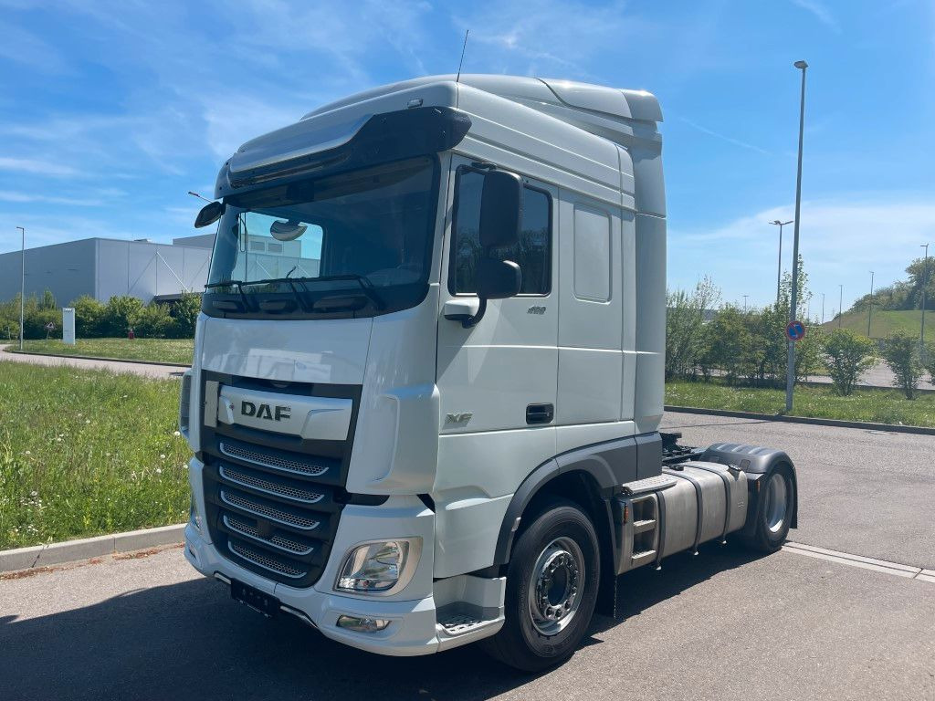 DAF FT XF 480 SC, Kipp-/Schubbodenhydraulik - Tracteur routier: photos 1 DAF FT XF 480 SC, Kipp-/Schubbodenhydraulik - Tracteur routier: photos 1