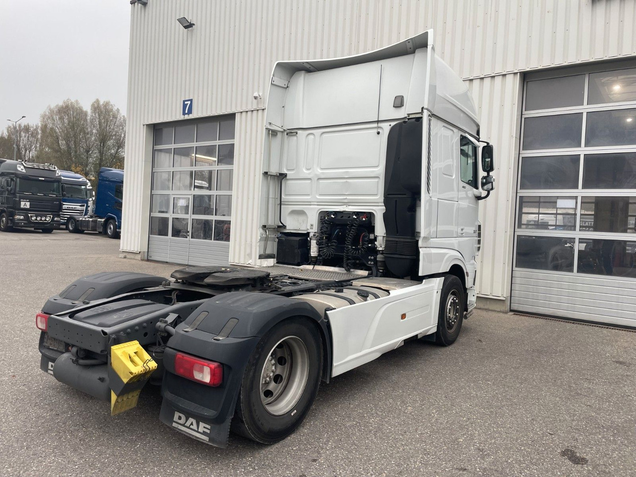 DAF FT XF480 SSC, 2x Tank, Standklima, Lampenbügel DAF FT XF480 SSC, 2x Tank, Standklima, Lampenbügel - Tracteur routier: photos 5 DAF FT XF480 SSC, 2x Tank, Standklima, Lampenbügel DAF FT XF480 SSC, 2x Tank, Standklima, Lampenbügel - Tracteur routier: photos 5