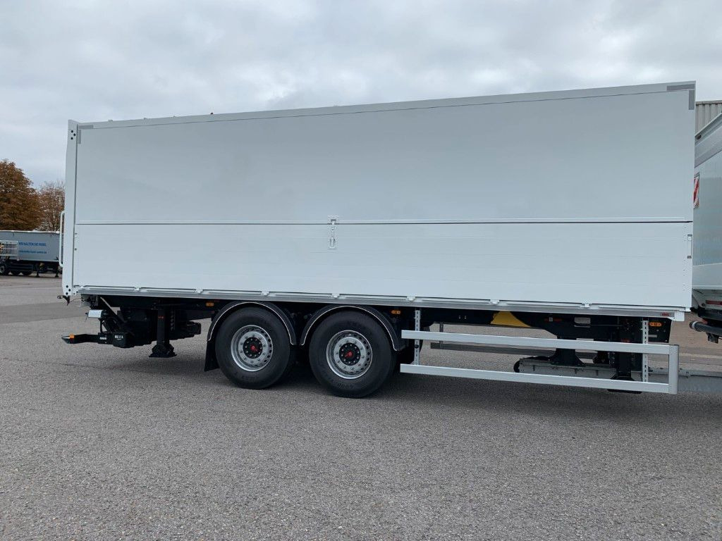 Zentralachsanhänger Swing-Board I tiefgekuppelt - Remorque pour le transport de boissons: photos 1 Zentralachsanhänger Swing-Board I tiefgekuppelt - Remorque pour le transport de boissons: photos 1