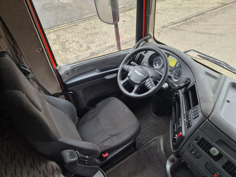DAF XF 105.460 460 retarder - Tracteur routier: photos 5 DAF XF 105.460 460 retarder - Tracteur routier: photos 5