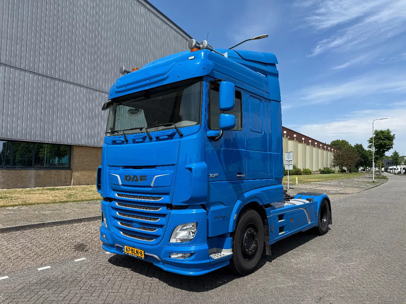 DAF XF 480 2019 only 674.000 km !!! like new !!! - Tracteur routier: photos 1 DAF XF 480 2019 only 674.000 km !!! like new !!! - Tracteur routier: photos 1