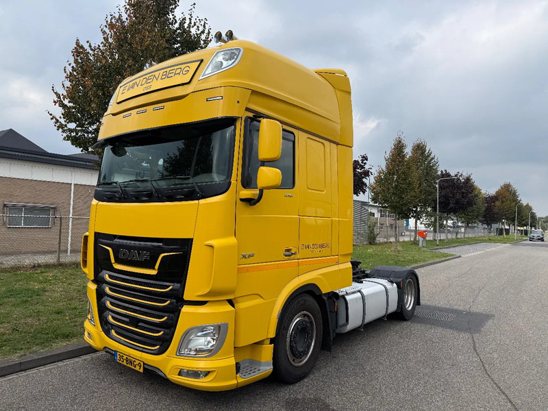 DAF XF 530 MEGA 5-2019 RETARDER ONLY 596.000 KM - Tracteur routier: photos 1 DAF XF 530 MEGA 5-2019 RETARDER ONLY 596.000 KM - Tracteur routier: photos 1