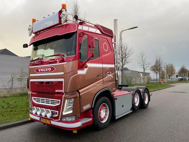 Volvo FH 500 SHOWTRUCK EURO 6 - Tracteur routier: photos 1 Volvo FH 500 SHOWTRUCK EURO 6 - Tracteur routier: photos 1