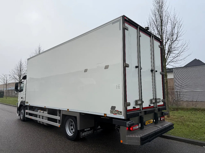 Volvo FM 330 chereau 2015 + carrier 850 - Camion frigorifique: photos 4 Volvo FM 330 chereau 2015 + carrier 850 - Camion frigorifique: photos 4