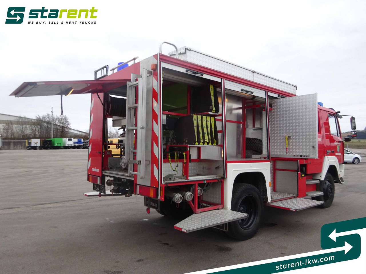 Steyr 13S23 4x4 Feuerwehrauto, 2.000 Liter Wassertank - Camion: photos 4 Steyr 13S23 4x4 Feuerwehrauto, 2.000 Liter Wassertank - Camion: photos 4