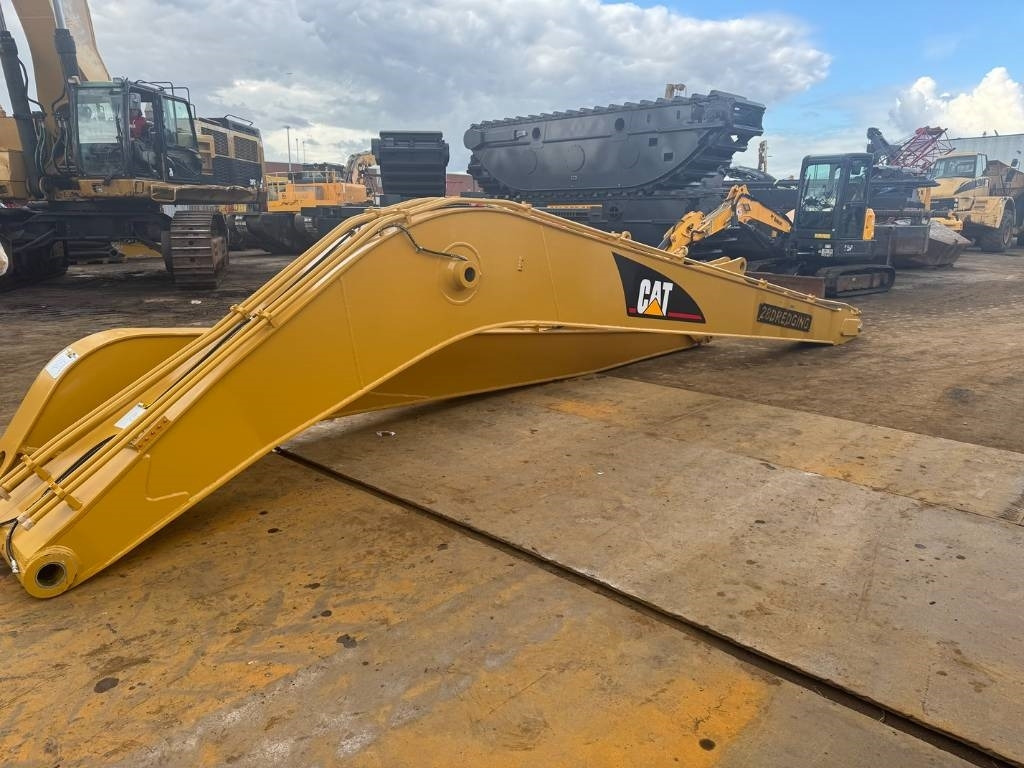 CAT 320 D L LONG REACH BOOM 15M UNUSED - Pelle: photos 2 CAT 320 D L LONG REACH BOOM 15M UNUSED - Pelle: photos 2