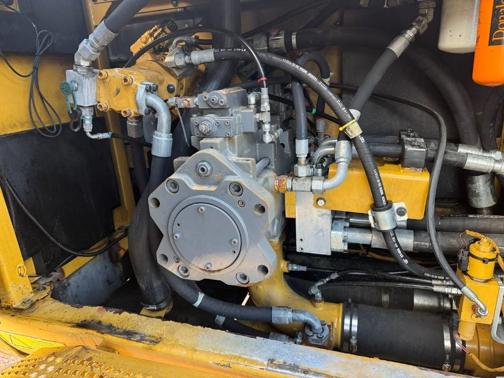 Pelle sur chenille CAT 390 D L ME: photos 15 Pelle sur chenille CAT 390 D L ME: photos 15