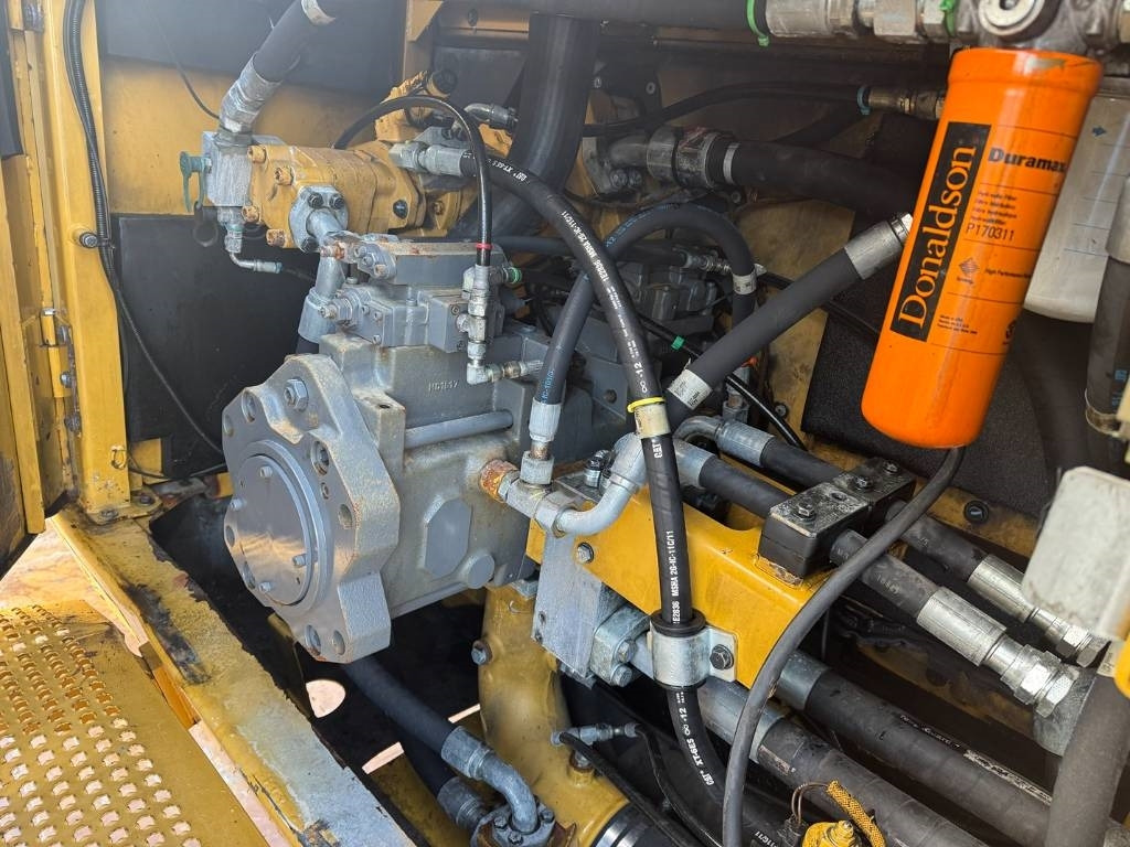 Pelle sur chenille CAT 390 D L ME: photos 16 Pelle sur chenille CAT 390 D L ME: photos 16