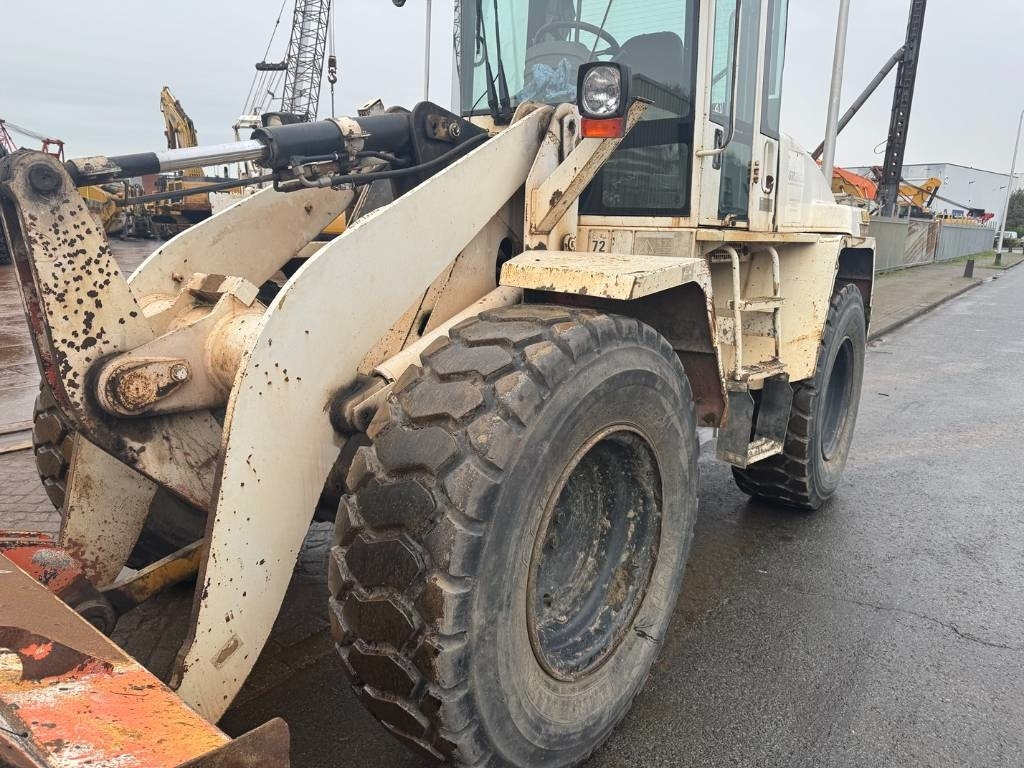 Chargeuse sur pneus CAT 914 G: photos 10