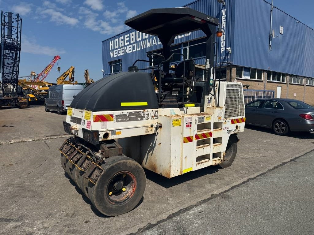 Dynapac CP 142 - Compacteur à pneus: photos 1 Dynapac CP 142 - Compacteur à pneus: photos 1