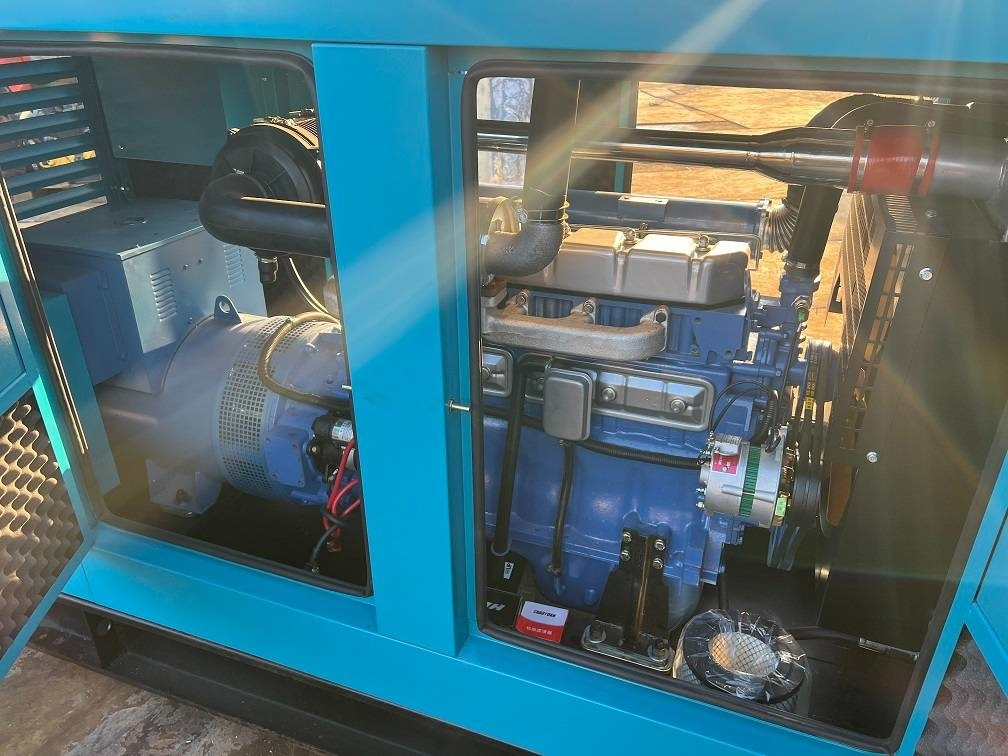 Groupe électrogène neuf Ricardo 200KVA (160KW) SILENT GENERATOR 3 PHASE 50HZ 400V: photos 8