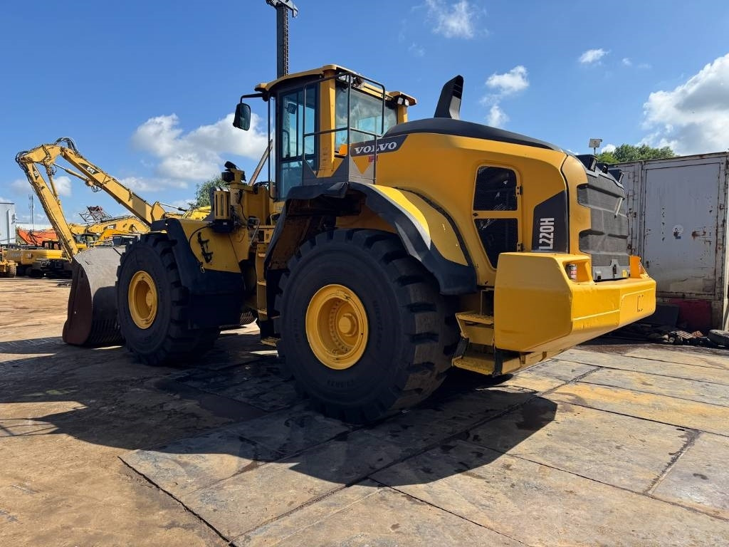 Volvo L 220 H ( WITH NEW TYRES ) - Chargeuse sur pneus: photos 3 Volvo L 220 H ( WITH NEW TYRES ) - Chargeuse sur pneus: photos 3