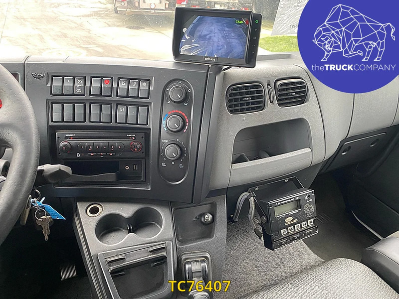 Camion frigorifique Renault D 210: photos 20