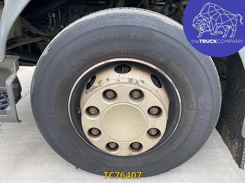 Camion frigorifique Renault D 210: photos 10