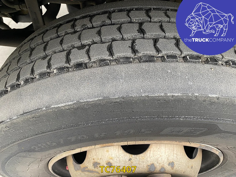 Camion frigorifique Renault D 210: photos 9