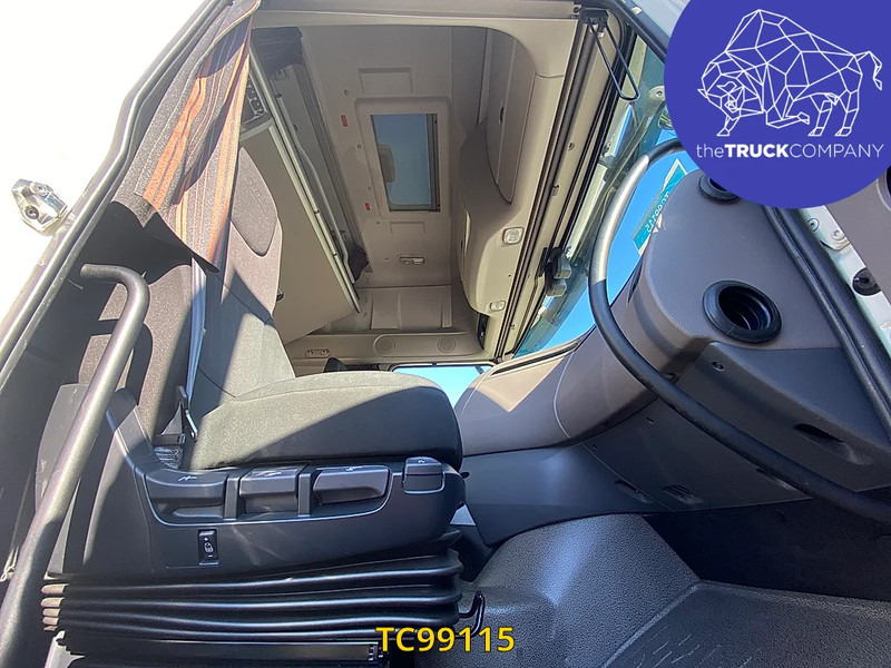 Tracteur routier DAF XF 480: photos 6