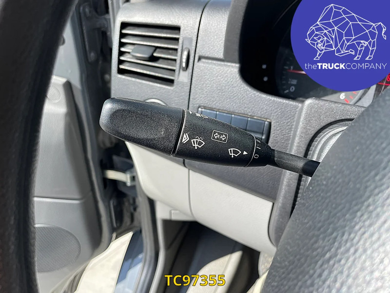 Fourgon utilitaire Volkswagen Crafter 2.0 TDI: photos 19 Fourgon utilitaire Volkswagen Crafter 2.0 TDI: photos 19