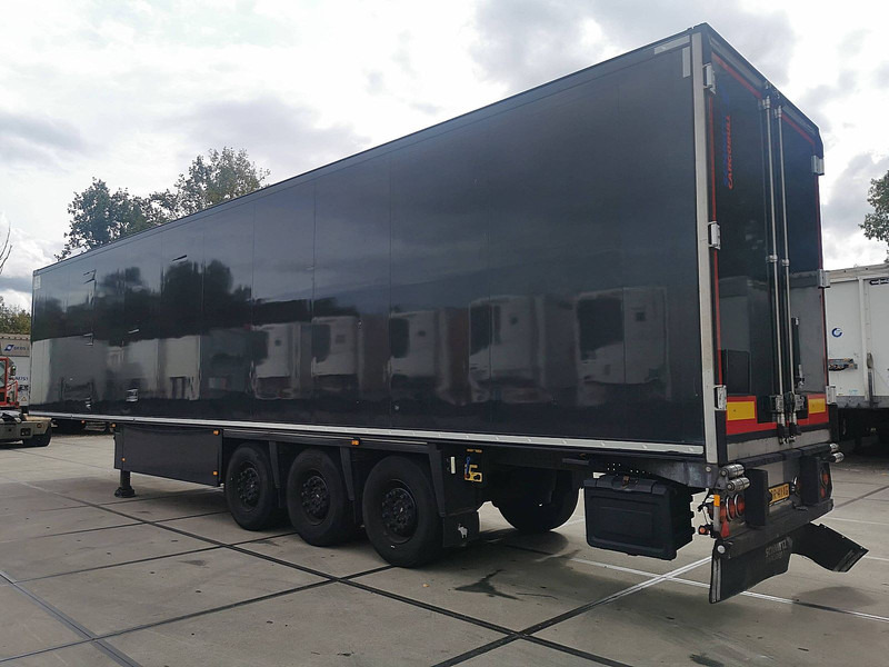 Schmitz Cargobull SKO 24 SCB LIFT AXLE BLACK - Semi-remorque frigorifique: photos 5 Schmitz Cargobull SKO 24 SCB LIFT AXLE BLACK - Semi-remorque frigorifique: photos 5