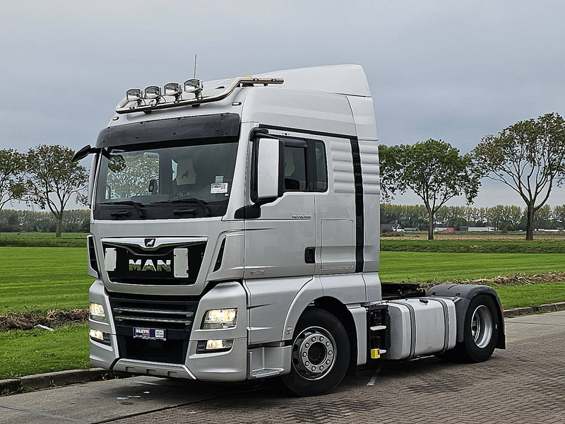 MAN 18.500 TGX XLX 2X TANK NIGHT AC - Tracteur routier: photos 2 MAN 18.500 TGX XLX 2X TANK NIGHT AC - Tracteur routier: photos 2